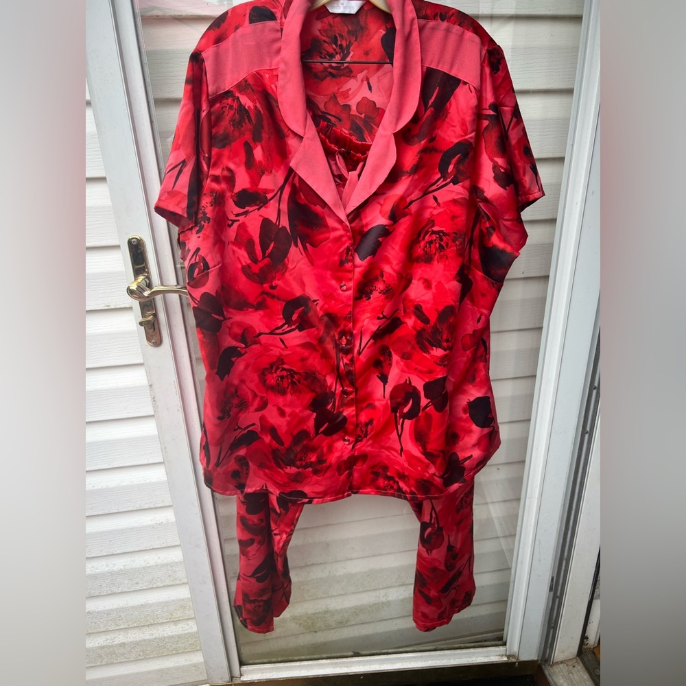Pretty Secrets  silky women’s pajama size 16/18